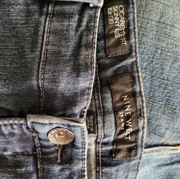 Lot of women's size 10 denim. - Picture 8 of 14